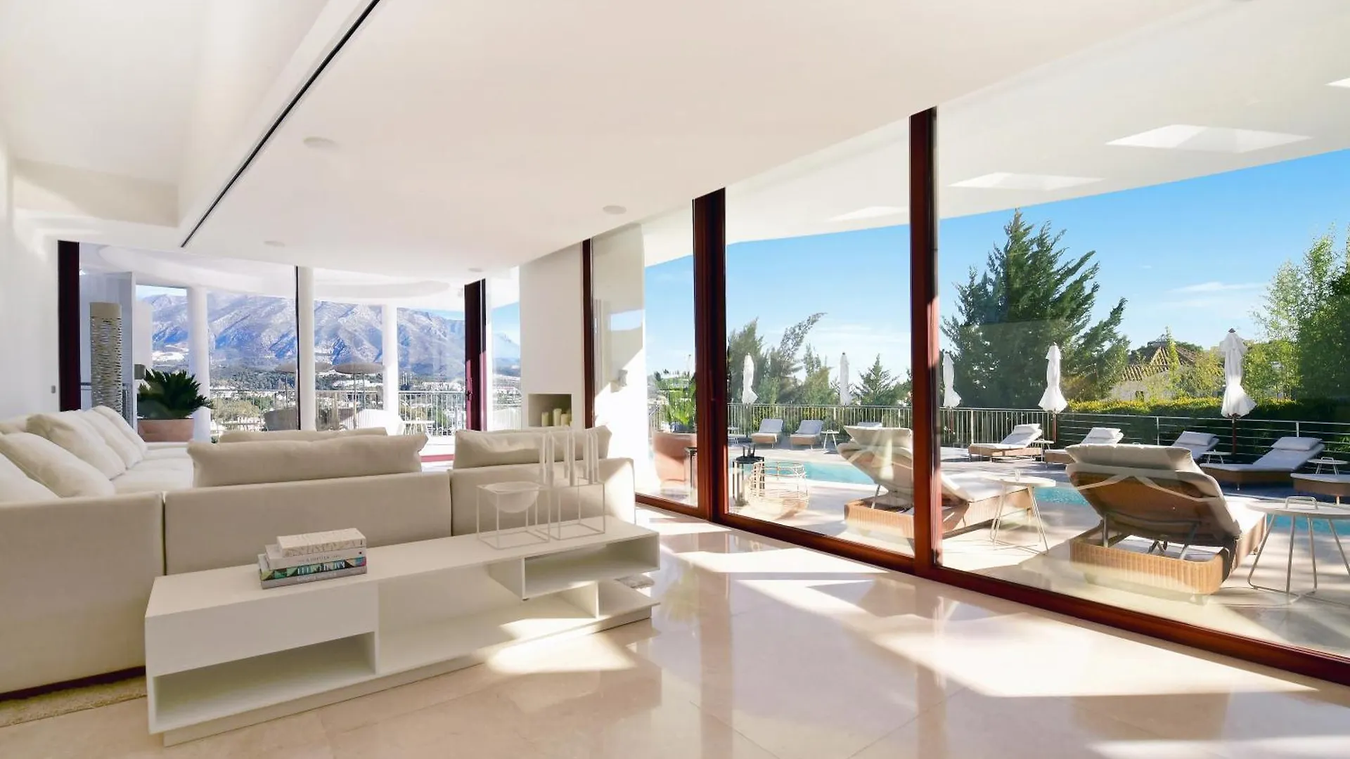 Extraordinary 7 Bdrm Villa W Pool, Gym, Cinema Марбелья Испания