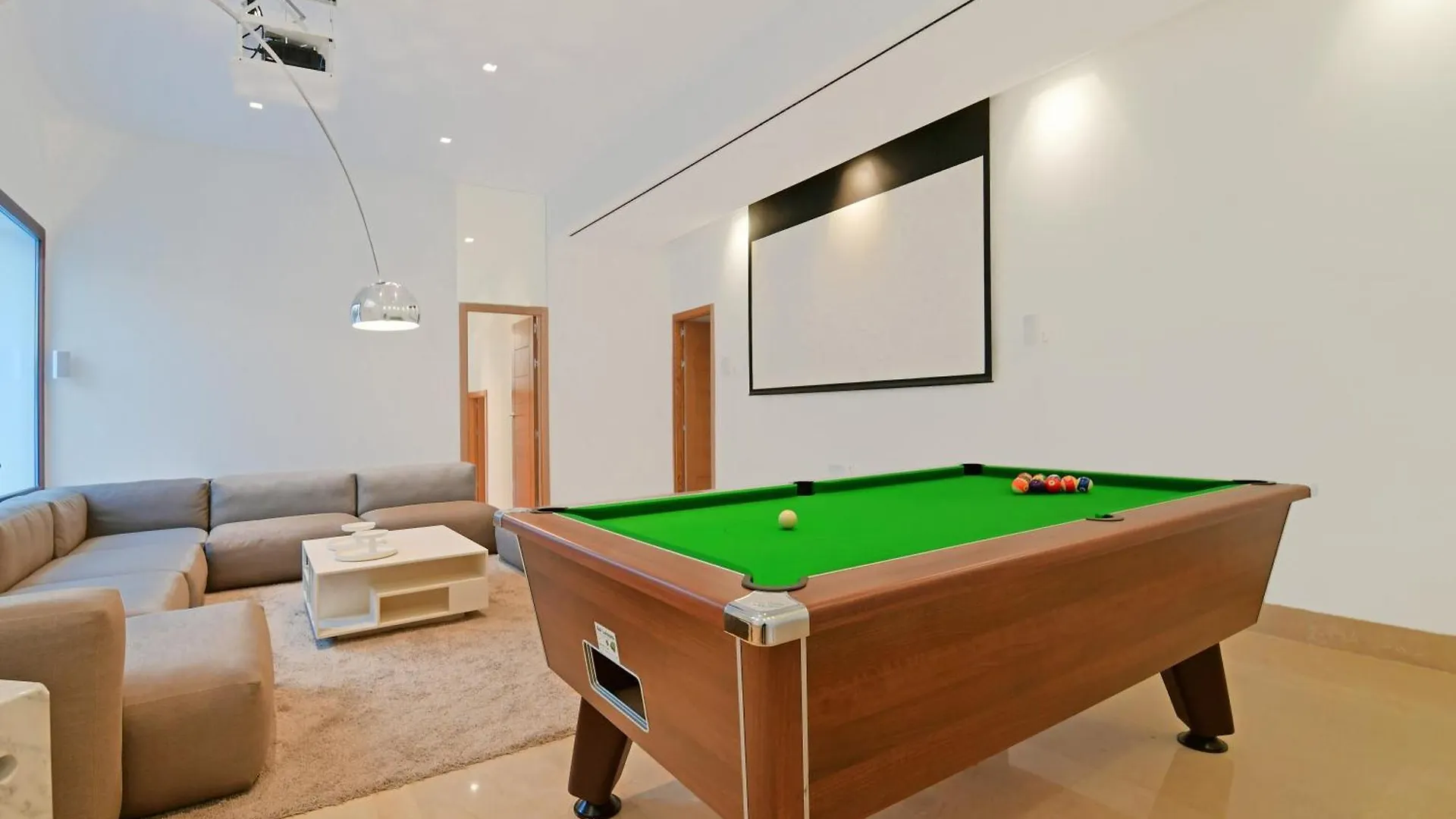 Апартаменты Extraordinary 7 Bdrm Villa W Pool, Gym, Cinema Марбелья