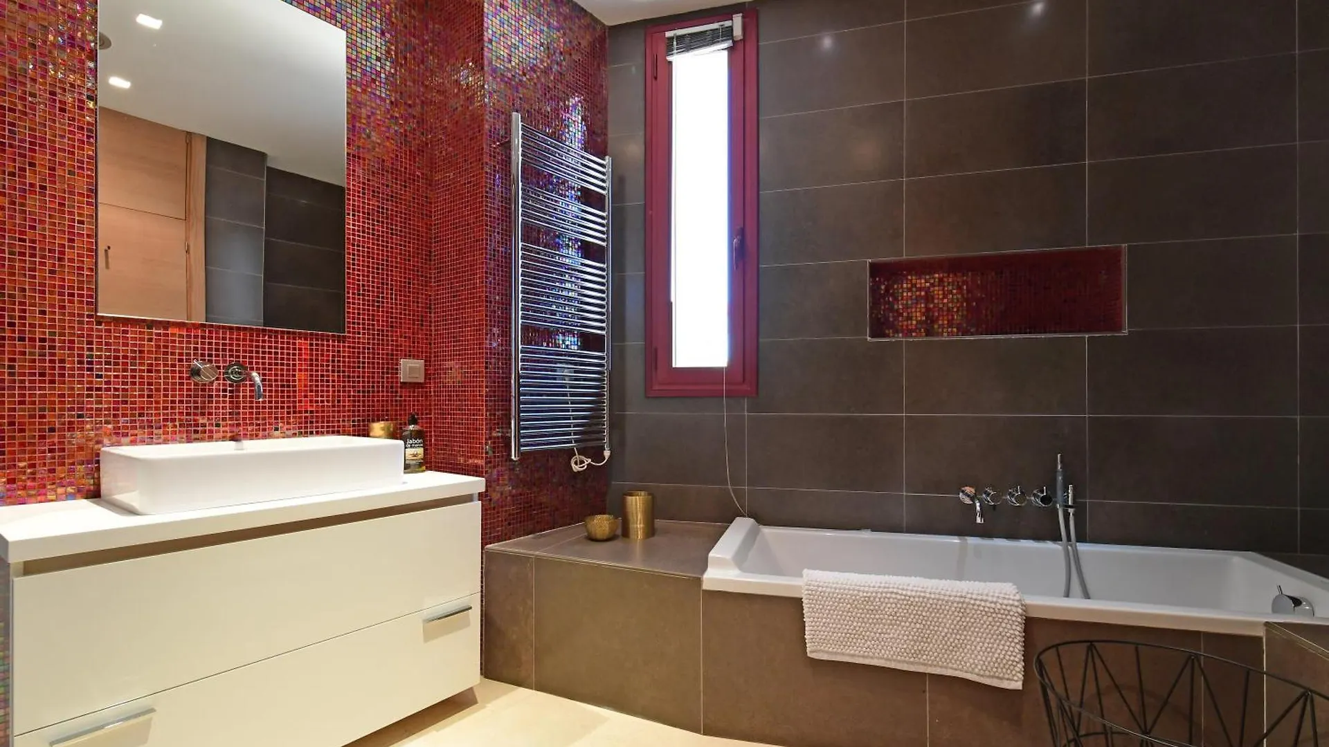 Extraordinary 7 Bdrm Villa W Pool, Gym, Cinema Марбелья
