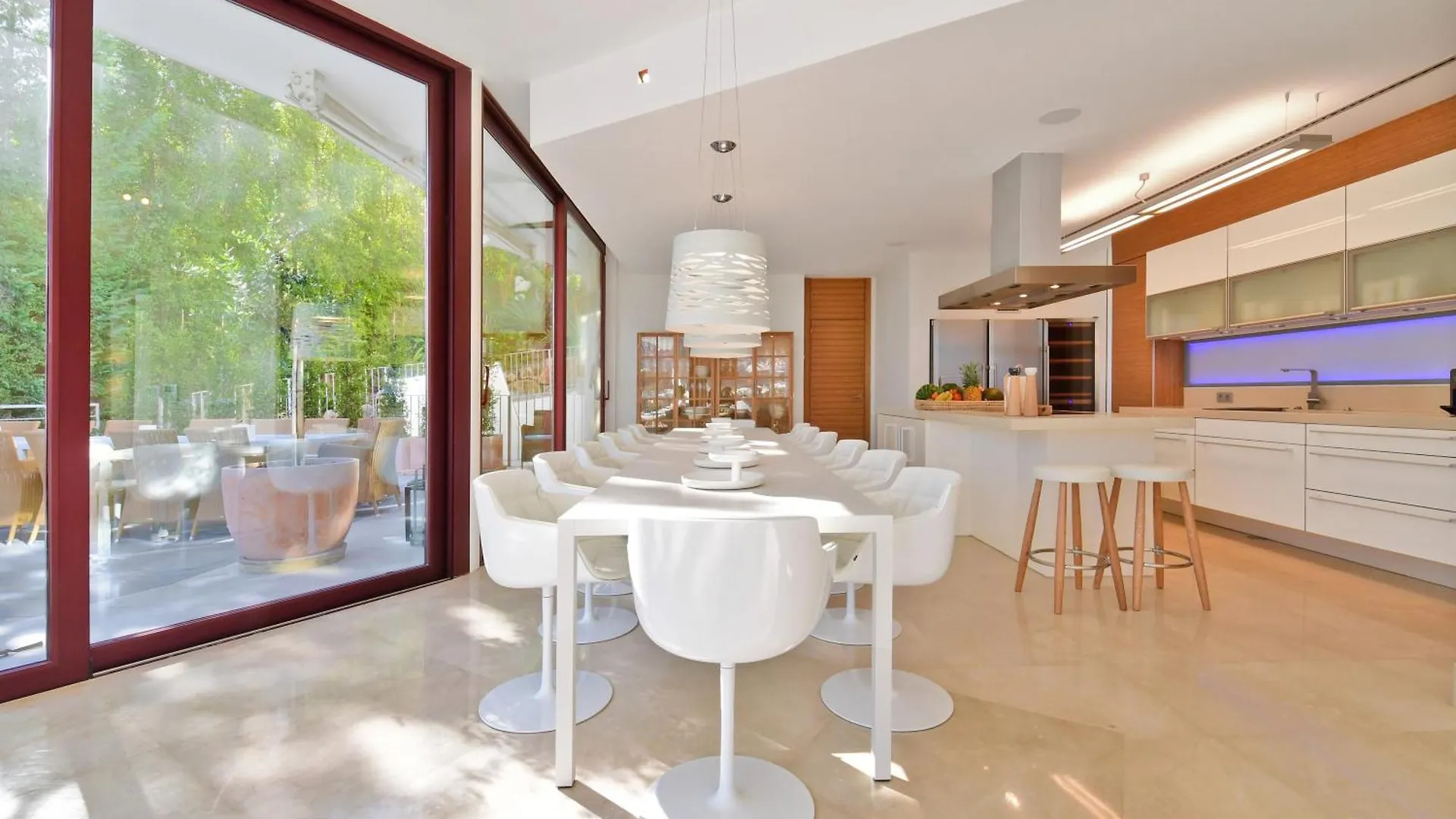 Апартаменты Extraordinary 7 Bdrm Villa W Pool, Gym, Cinema Марбелья Испания
