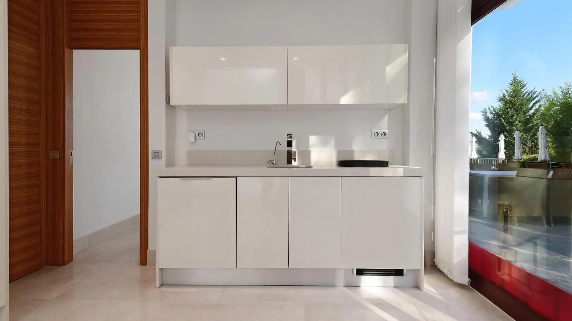 Апартаменты Extraordinary 7 Bdrm Villa W Pool, Gym, Cinema Марбелья