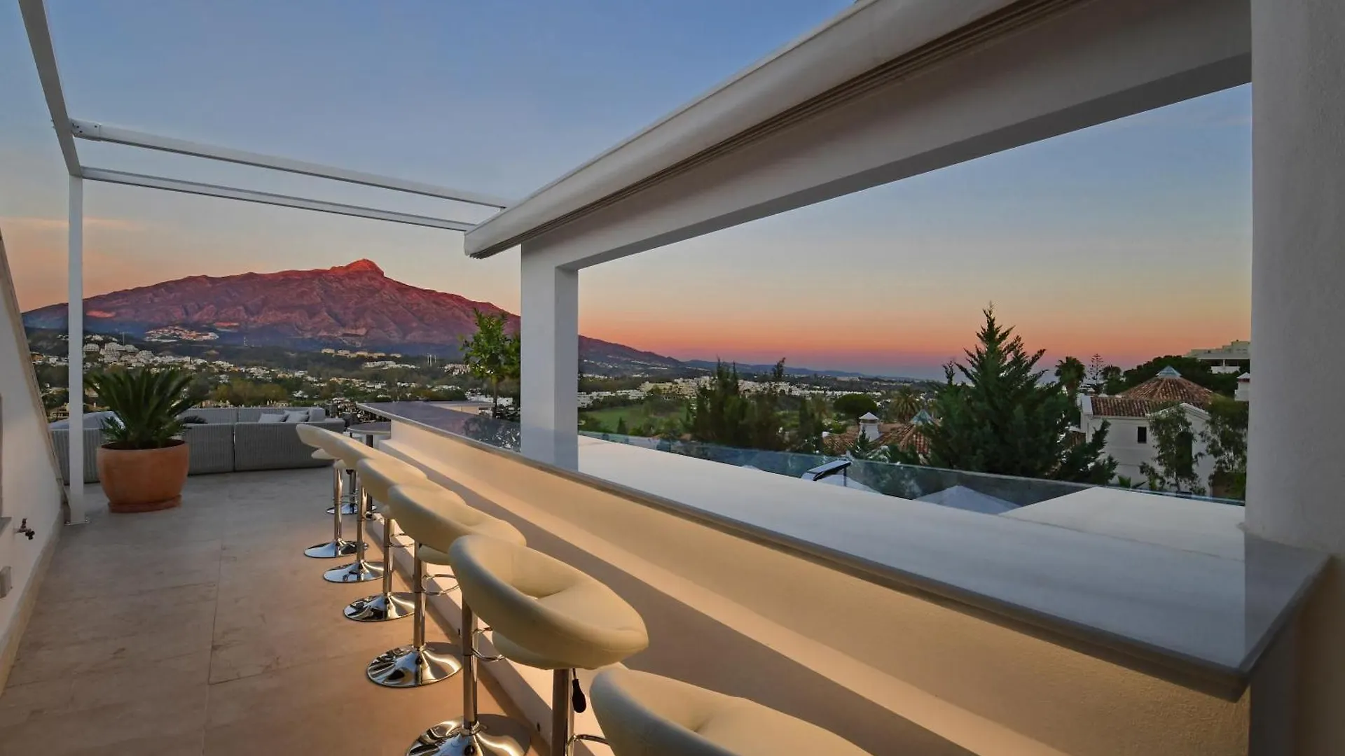 Appartamento Extraordinary 7 Bdrm Villa W Pool, Gym, Cinema Marbella