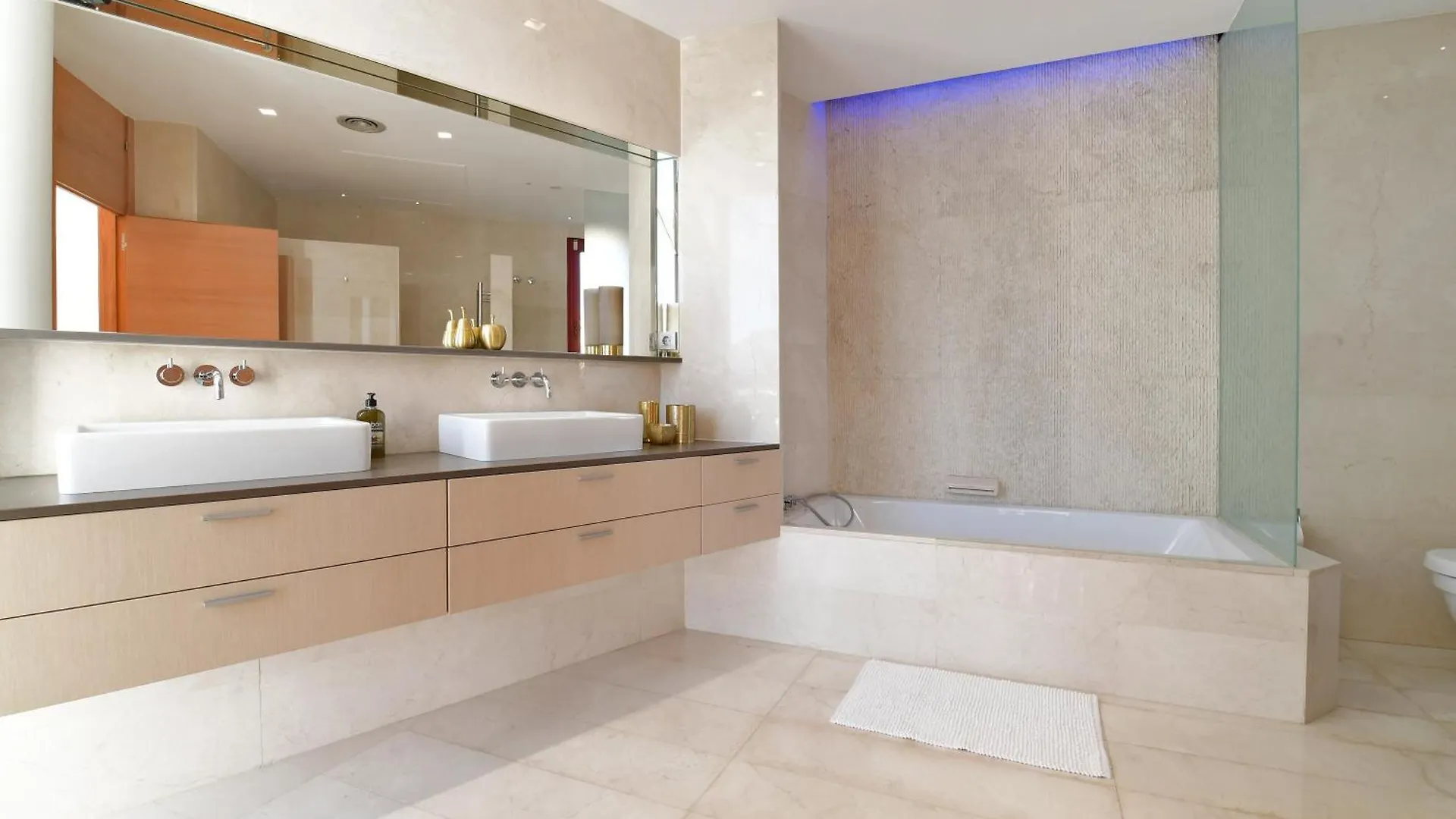 Extraordinary 7 Bdrm Villa W Pool, Gym, Cinema Marbella Appartamento