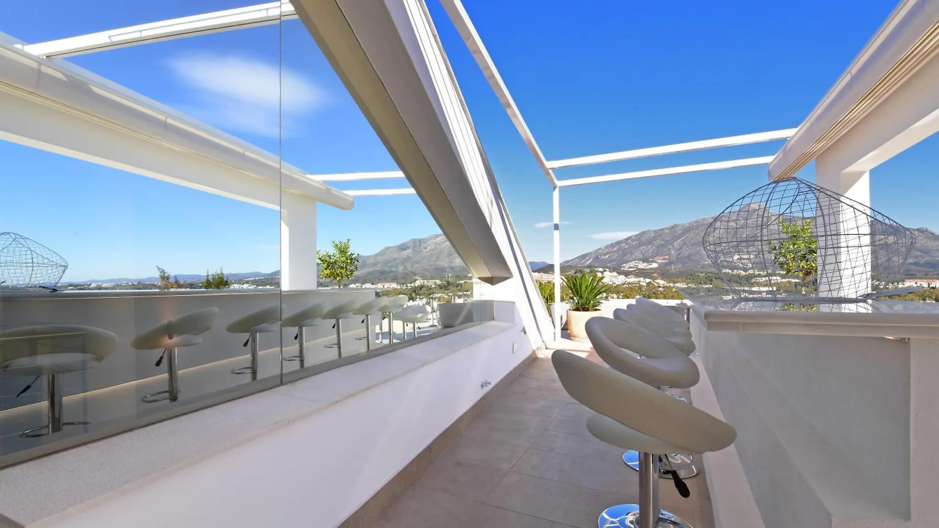 Extraordinary 7 Bdrm Villa W Pool, Gym, Cinema Marbella Spagna