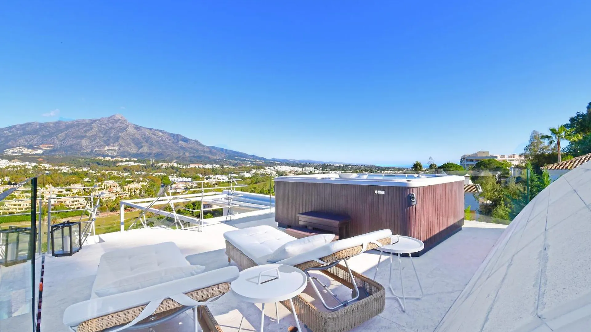 Appartamento Extraordinary 7 Bdrm Villa W Pool, Gym, Cinema Marbella
